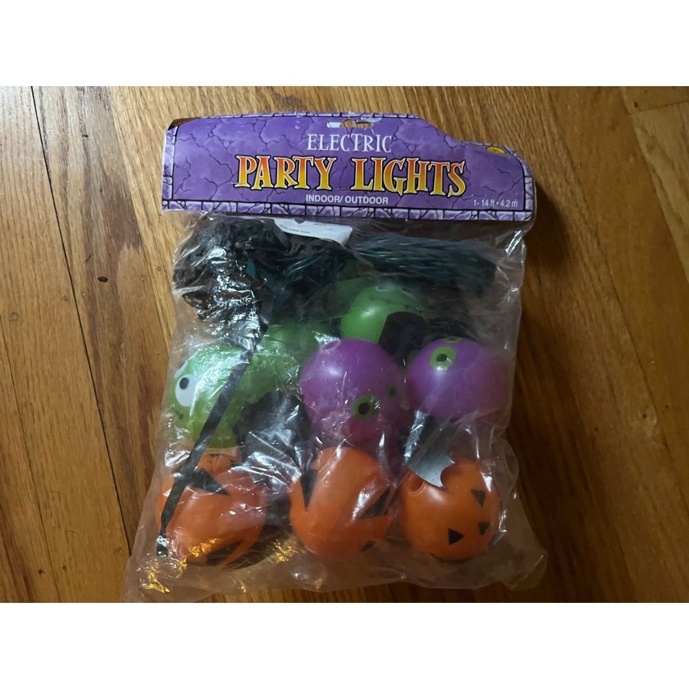 Vintage NIP Y2K Electric Halloween Party Lights with Bats + Pumpkins Camper Stri